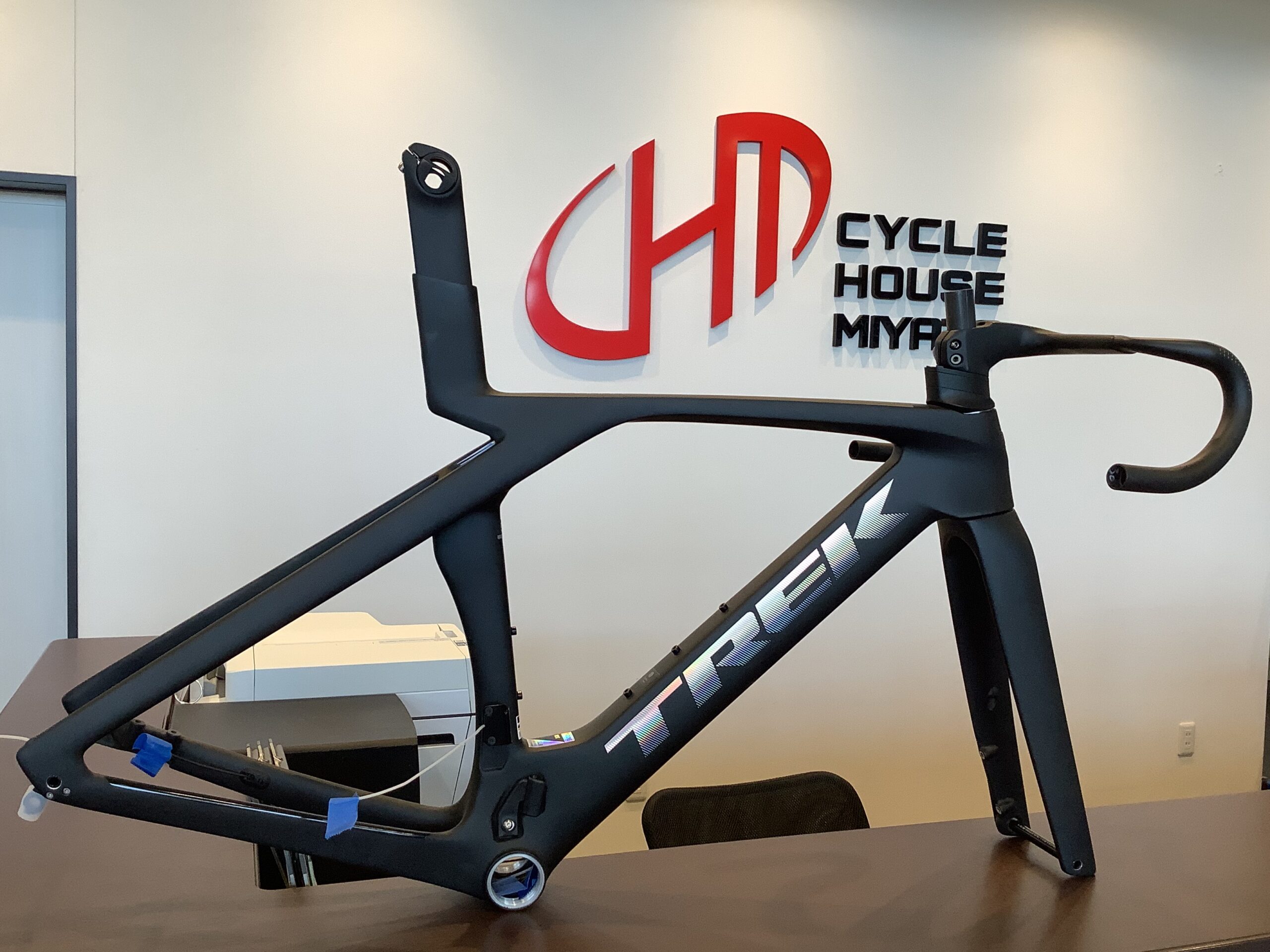 TREK MADONE SLR GEN7 フレームセット＋ハンドル ジャンク TREK MADONE SLR GEN7 フレームセット＋ハンドル ジャンク 楽天