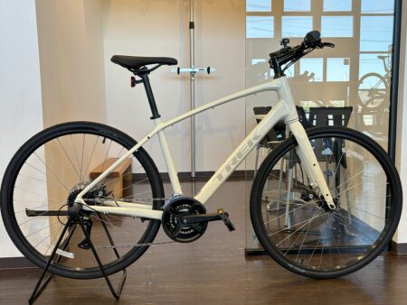 2026年モデル　TREK FX1